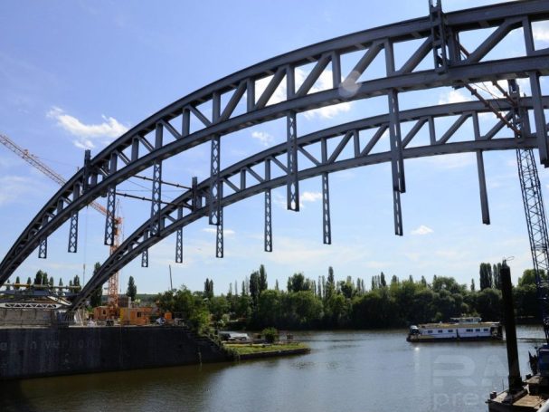 Neue Osthafenbrücke – Foto von Friedhelm Herr / BildR98