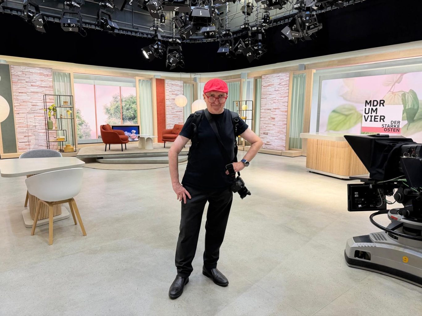 Journalist und Fotograf Klaus Leitzbach im MDR TV-Studio - Foto von Nele Roth FPC